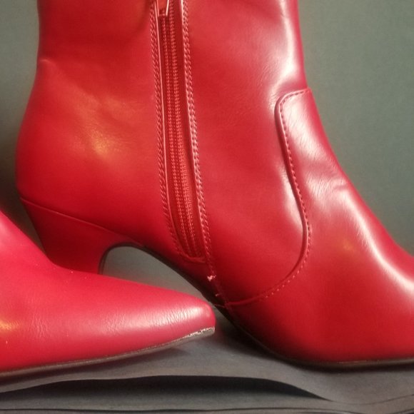 METAPHOR RED BOOTIES SIZE 9 NEW NEVER WORN !!!   NEW LOWER PRICE!!!! - Picture 3 of 9